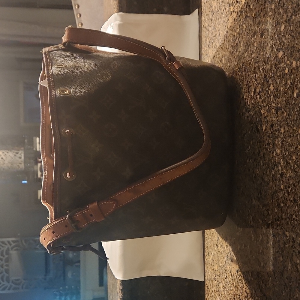 Louis Vuitton Authentic Vintage Noe Bucket